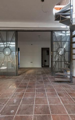 Casa à venda com 500m², 3 quartos e 6 vagas Casa à venda com 500m², 3 quartos e 6 vagasSalão de Festas