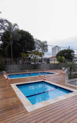 Apartamento à venda com 360m², 4 quartos e 3 vagas Apartamento à venda com 360m², 4 quartos e 3 vagasÁrea comum - Piscina