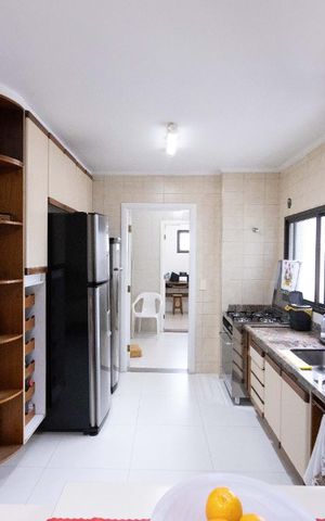 Apartamento à venda com 360m², 4 quartos e 3 vagas Apartamento à venda com 360m², 4 quartos e 3 vagasCozinha