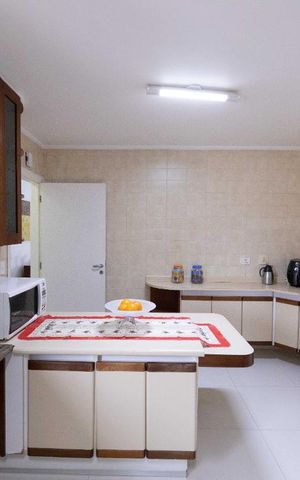 Apartamento à venda com 360m², 4 quartos e 3 vagas Apartamento à venda com 360m², 4 quartos e 3 vagasCozinha