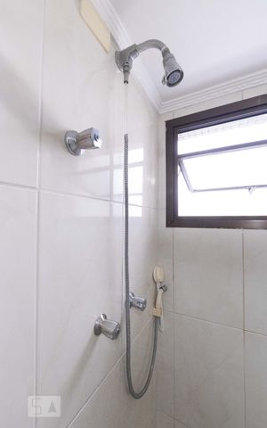 Apartamento à venda com 360m², 4 quartos e 3 vagas Apartamento à venda com 360m², 4 quartos e 3 vagasBanheiro Social