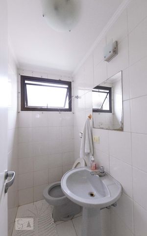 Apartamento à venda com 360m², 4 quartos e 3 vagas Apartamento à venda com 360m², 4 quartos e 3 vagasLavabo