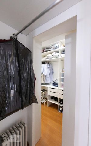Apartamento à venda com 360m², 4 quartos e 3 vagas Apartamento à venda com 360m², 4 quartos e 3 vagasCloset Suite