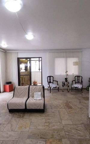 Apartamento à venda com 360m², 4 quartos e 3 vagas Apartamento à venda com 360m², 4 quartos e 3 vagasSala de Tv (segundo nivel)