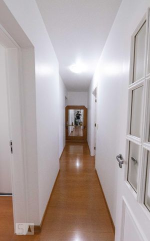 Apartamento à venda com 360m², 4 quartos e 3 vagas Apartamento à venda com 360m², 4 quartos e 3 vagasCorredor