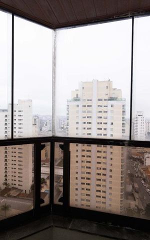 Apartamento à venda com 360m², 4 quartos e 3 vagas Apartamento à venda com 360m², 4 quartos e 3 vagasVaranda Quarto 3