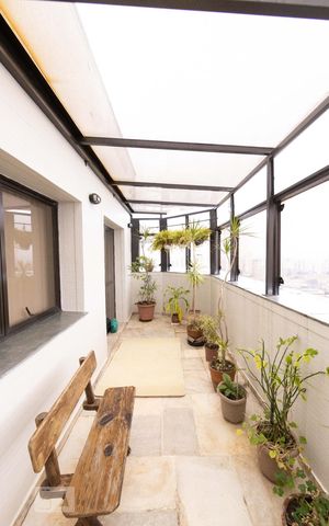 Apartamento à venda com 360m², 4 quartos e 3 vagas Apartamento à venda com 360m², 4 quartos e 3 vagasVaranda Segundo Nível