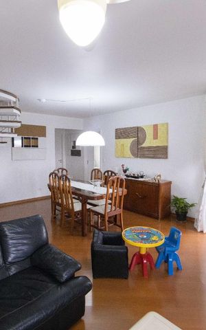Apartamento à venda com 360m², 4 quartos e 3 vagas Apartamento à venda com 360m², 4 quartos e 3 vagasSala