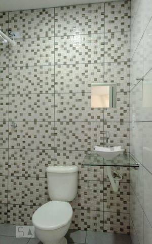 Studio para alugar com 35m², 1 quarto e sem vaga Studio para alugar com 35m², 1 quarto e sem vagaBanheiro