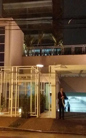 Studio à venda com 45m², 1 quarto e 1 vaga Studio à venda com 45m², 1 quarto e 1 vagaFachada