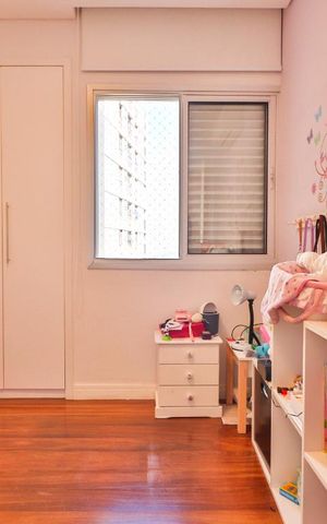 Apartamento à venda com 156m², 4 quartos e 2 vagas Apartamento à venda com 156m², 4 quartos e 2 vagasQuarto 4