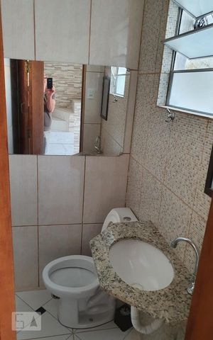 Casa para alugar com 80m², 1 quarto e sem vaga Casa para alugar com 80m², 1 quarto e sem vagaBanheiro Social