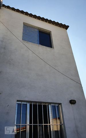 Casa para alugar com 80m², 1 quarto e sem vaga Casa para alugar com 80m², 1 quarto e sem vagaFachada