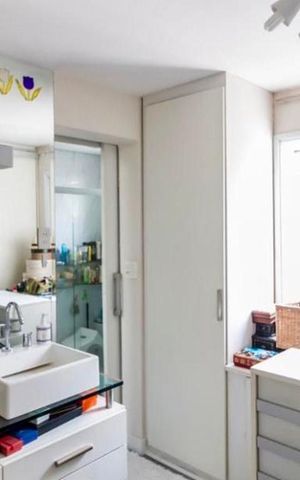 Apartamento à venda com 200m², 2 quartos e 3 vagasBanheiro 02