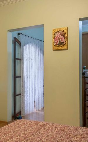 Casa à venda com 250m², 3 quartos e 3 vagasSuíte
