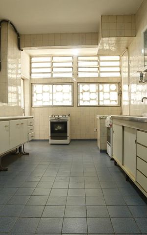 Apartamento à venda com 200m², 3 quartos e sem vagaBanheiro 2