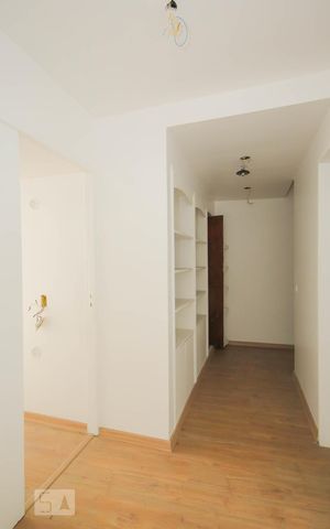 Apartamento à venda com 300m², 4 quartos e 1 vaga Apartamento à venda com 300m², 4 quartos e 1 vagaHall dos Quartos