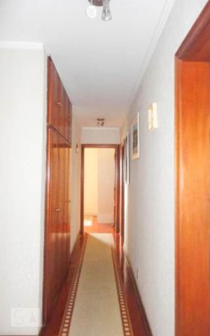 Apartamento à venda com 188m², 4 quartos e 2 vagas Apartamento à venda com 188m², 4 quartos e 2 vagasCorredor
