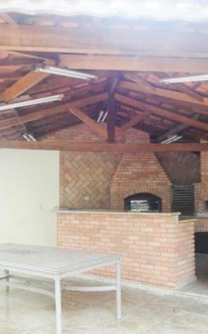 Apartamento à venda com 188m², 4 quartos e 2 vagas Apartamento à venda com 188m², 4 quartos e 2 vagasÁrea comum - Churrasqueira
