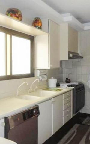 Apartamento à venda com 188m², 4 quartos e 2 vagas Apartamento à venda com 188m², 4 quartos e 2 vagasCozinha