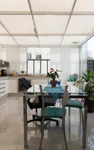 Apartamento à venda com 84m², 2 quartos e 1 vagaVaranda e cozinha