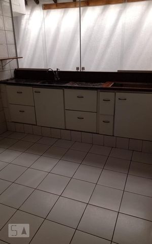 Casa à venda com 90m², 2 quartos e sem vaga