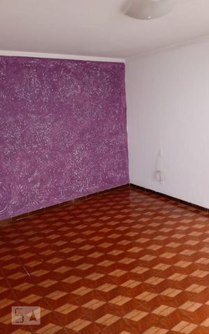 Casa à venda com 90m², 2 quartos e sem vaga