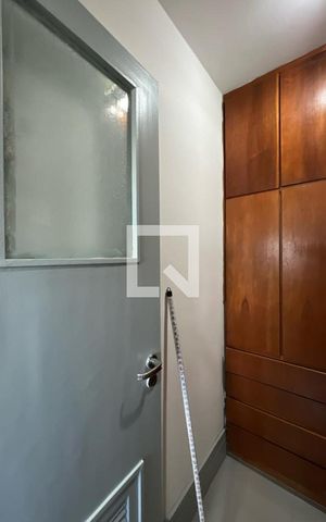 Apartamento à venda com 130m², 3 quartos e 3 vagas Apartamento à venda com 130m², 3 quartos e 3 vagasQuarto de Serviço