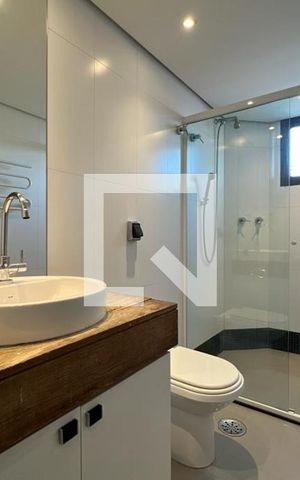 Apartamento à venda com 130m², 3 quartos e 3 vagas Apartamento à venda com 130m², 3 quartos e 3 vagasBanheiro