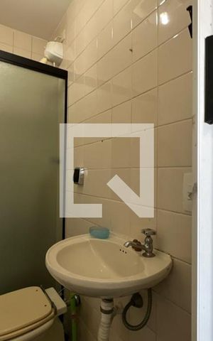 Apartamento à venda com 130m², 3 quartos e 3 vagas Apartamento à venda com 130m², 3 quartos e 3 vagasBanheiro de Serviço