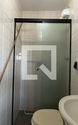 Apartamento à venda com 130m², 3 quartos e 3 vagas Apartamento à venda com 130m², 3 quartos e 3 vagasBanheiro de Serviço