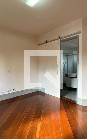 Apartamento à venda com 130m², 3 quartos e 3 vagas Apartamento à venda com 130m², 3 quartos e 3 vagasSuíte 1