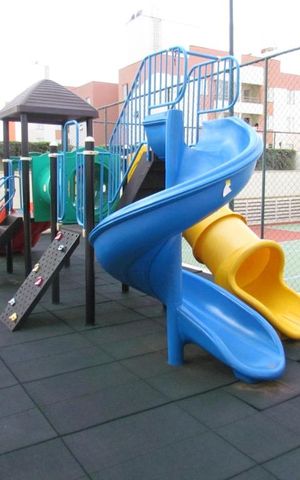 Apartamento para alugar com 118m², 3 quartos e 2 vagas Apartamento para alugar com 118m², 3 quartos e 2 vagasÁrea Comum - Playground