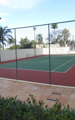 Apartamento para alugar com 118m², 3 quartos e 2 vagas Apartamento para alugar com 118m², 3 quartos e 2 vagasÁrea comum - Quadra de Tênis