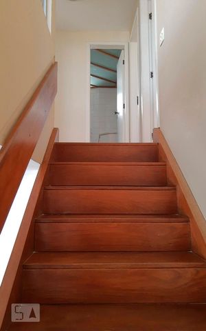 Apartamento à venda com 240m², 3 quartos e 2 vagasEscada