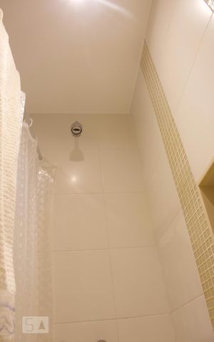 Studio para alugar com 40m², 1 quarto e 1 vaga Studio para alugar com 40m², 1 quarto e 1 vagaBanheiro