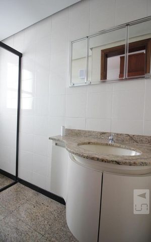 Apartamento à venda com 272m², 5 quartos e 4 vagasBanheiro de serviço