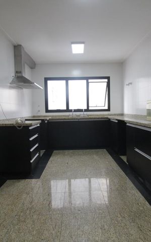 Apartamento à venda com 272m², 5 quartos e 4 vagasCozinha
