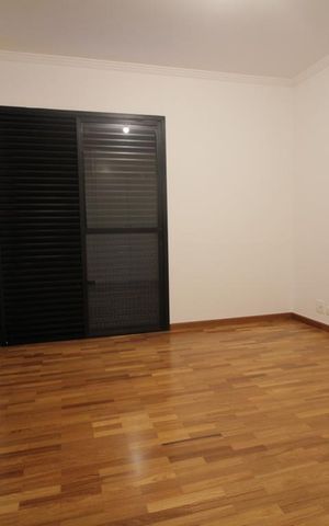 Apartamento à venda com 272m², 5 quartos e 4 vagasSuíte 2