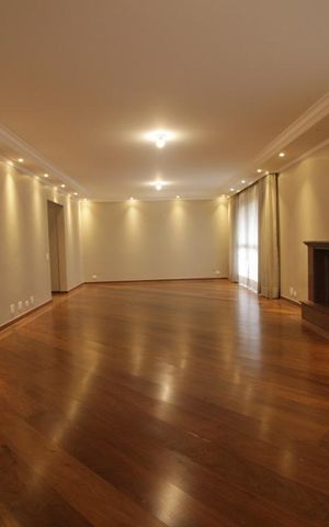 Apartamento à venda com 272m², 5 quartos e 4 vagasSala