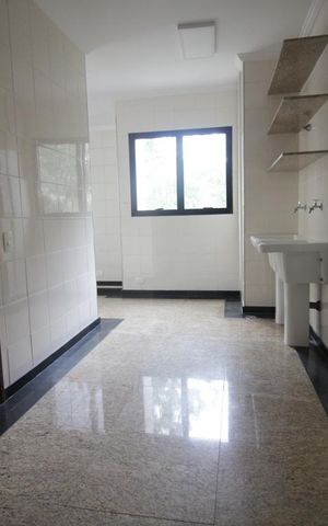 Apartamento à venda com 272m², 5 quartos e 4 vagasÁrea de serviço