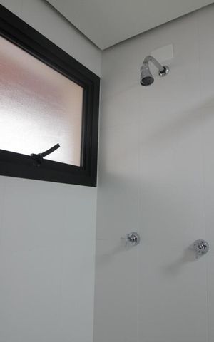 Apartamento à venda com 272m², 5 quartos e 4 vagasChuveiro
