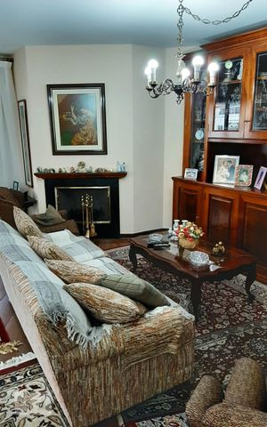 Apartamento à venda com 187m², 4 quartos e 3 vagas Apartamento à venda com 187m², 4 quartos e 3 vagasSala