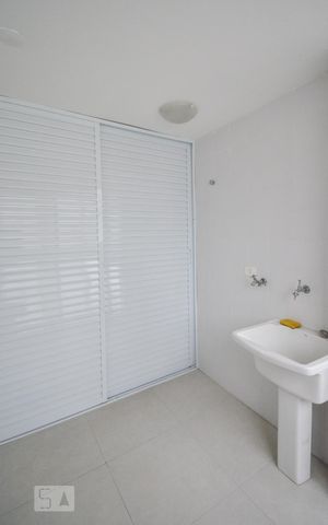 Apartamento para alugar com 98m², 2 quartos e 1 vagaÁrea de serviço