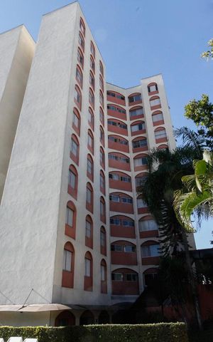 Apartamento para alugar com 96m², 3 quartos e 1 vaga Apartamento para alugar com 96m², 3 quartos e 1 vagaFachada