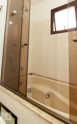 Studio à venda com 42m², 1 quarto e 1 vaga Studio à venda com 42m², 1 quarto e 1 vagaBanheiro
