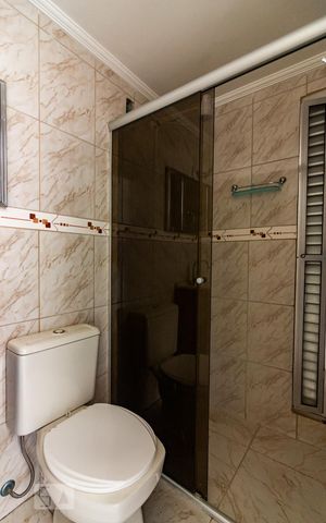 Apartamento à venda com 77m², 3 quartos e 1 vaga Apartamento à venda com 77m², 3 quartos e 1 vagaBanheiro da Suite