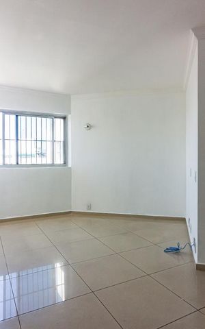Apartamento à venda com 77m², 3 quartos e 1 vaga Apartamento à venda com 77m², 3 quartos e 1 vagaSala