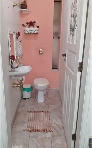 Casa à venda com 174m², 3 quartos e 4 vagas Casa à venda com 174m², 3 quartos e 4 vagasLavabo