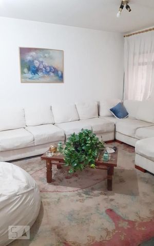 Casa à venda com 174m², 3 quartos e 4 vagas Casa à venda com 174m², 3 quartos e 4 vagasSala